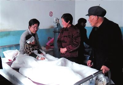 印度尼西亚一辆自卸卡车撞上一辆小巴，造成11名幼儿园教师死亡