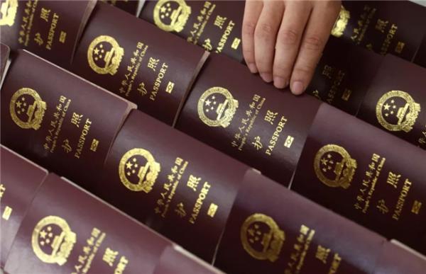 曼彻斯特机场航站楼“停电”引发护照管制混乱